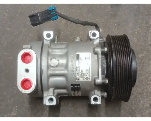 DETROIT DD13 Air Conditioner Compressor