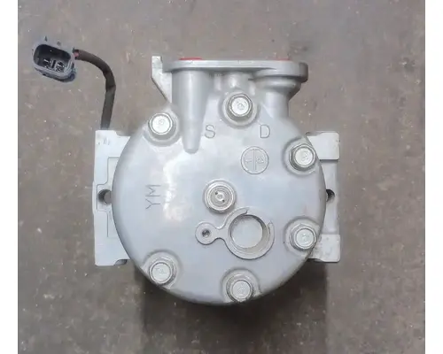 DETROIT DD13 Air Conditioner Compressor