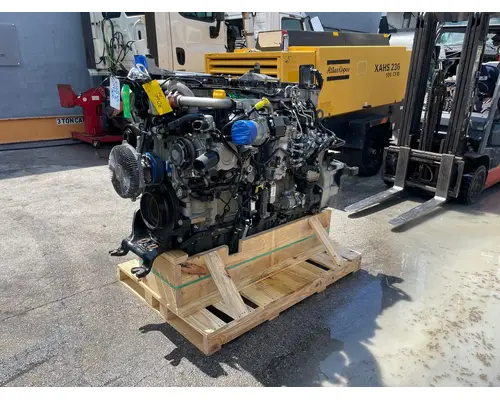 DETROIT DD13 Engine Assembly