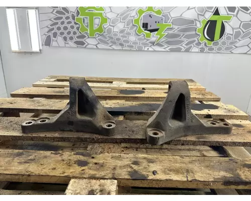 DETROIT DD13 Engine Mounts