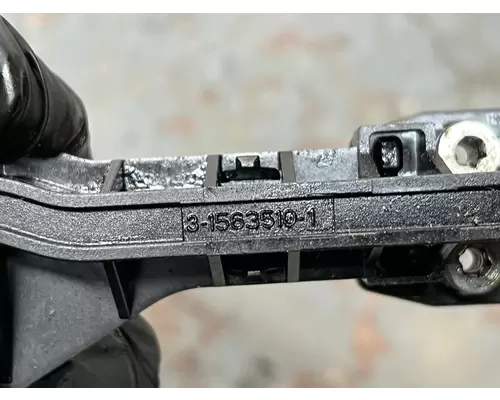 DETROIT DD13 Fuel Injector