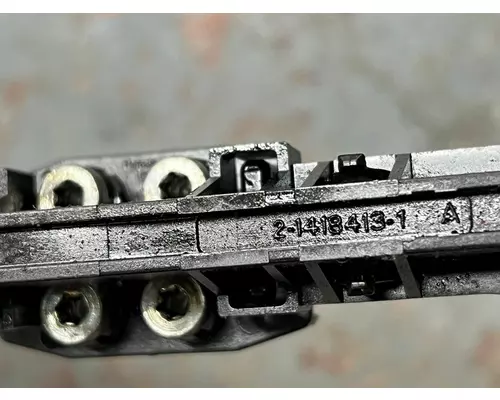 DETROIT DD13 Fuel Injector
