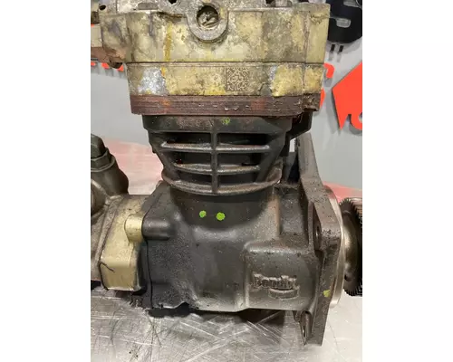 DETROIT DD15 Air Compressor