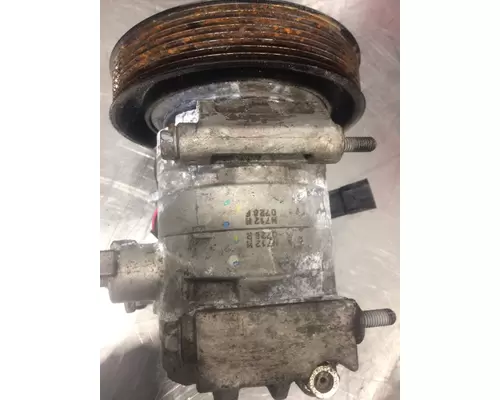 DETROIT DD15 Air Conditioner Compressor