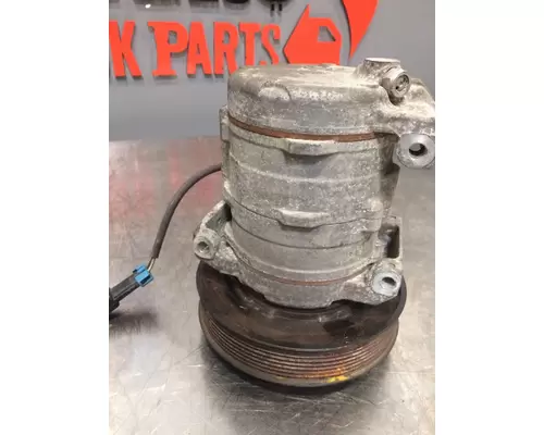 DETROIT DD15 Air Conditioner Compressor