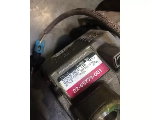 DETROIT DD15 Air Conditioner Compressor