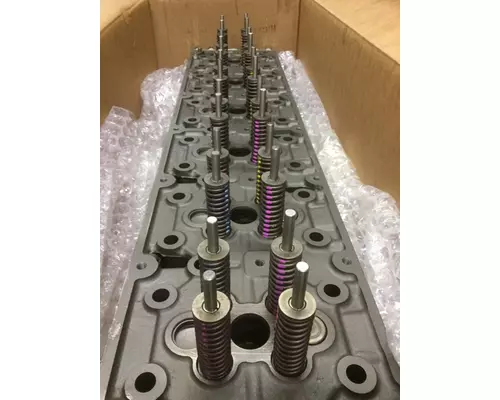 DETROIT DD15 CYLINDER HEAD