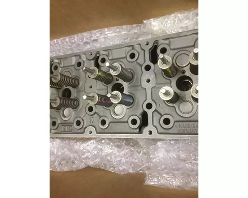 DETROIT DD15 CYLINDER HEAD