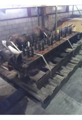DETROIT DD15 CYLINDER HEAD