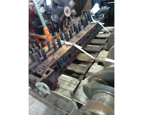 DETROIT DD15 CYLINDER HEAD