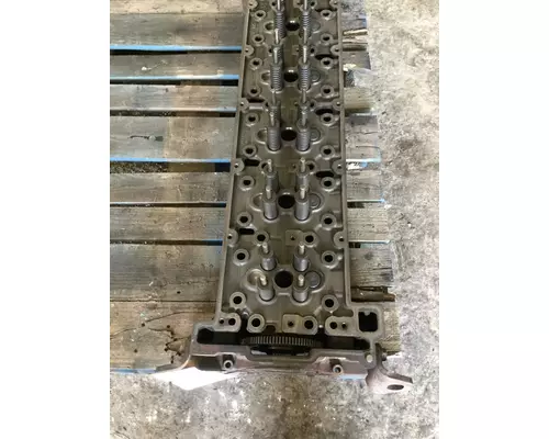 DETROIT DD15 CYLINDER HEAD