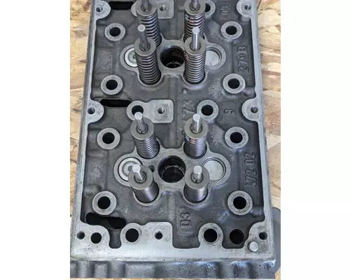 DETROIT DD15 Cylinder Head