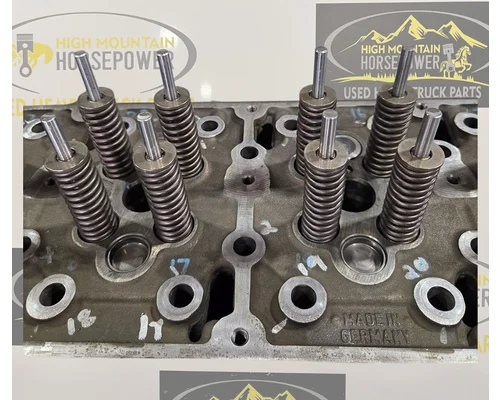 DETROIT DD15 Cylinder Head