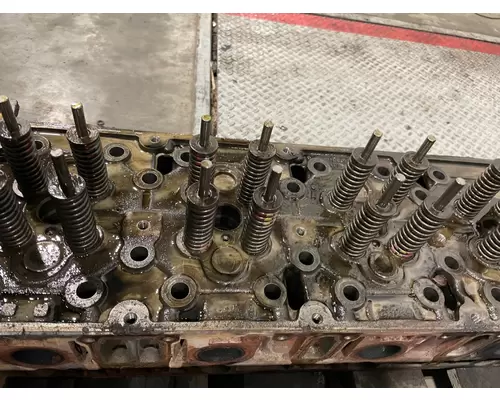 DETROIT DD15 Cylinder Head