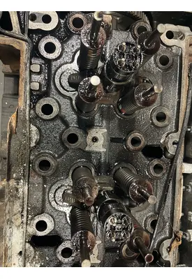DETROIT DD15 Cylinder Head