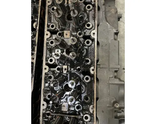 DETROIT DD15 Cylinder Head