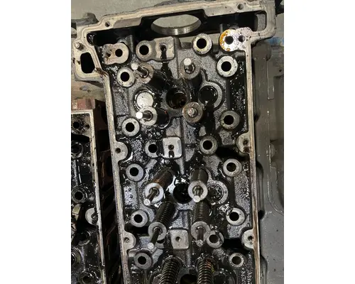 DETROIT DD15 Cylinder Head