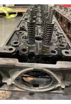 DETROIT DD15 Cylinder Head