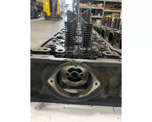 DETROIT DD15 Cylinder Head