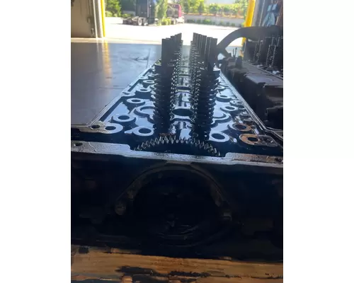 DETROIT DD15 Cylinder Head