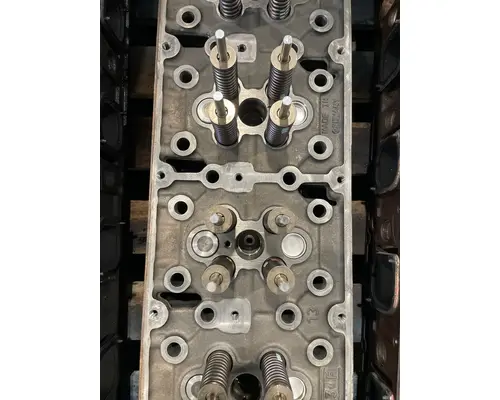 DETROIT DD15 Cylinder Head