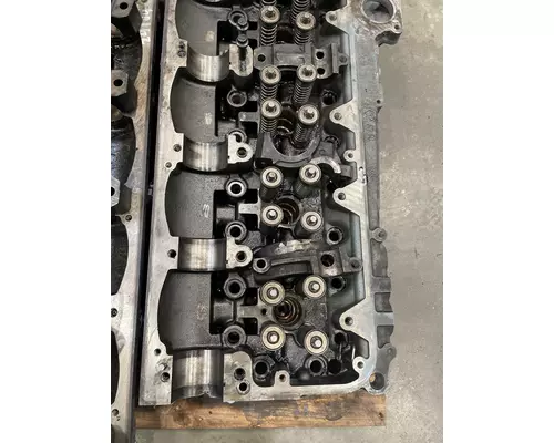 DETROIT DD15 Cylinder Head