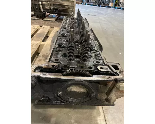 DETROIT DD15 Cylinder Head