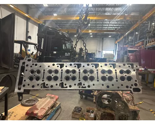 DETROIT DD15 Cylinder Head