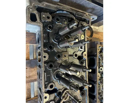 DETROIT DD15 Cylinder Head