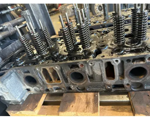 DETROIT DD15 Cylinder Head
