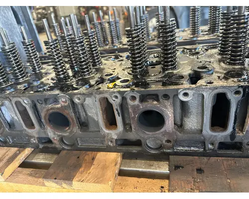 DETROIT DD15 Cylinder Head