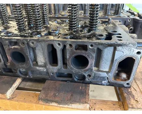 DETROIT DD15 Cylinder Head