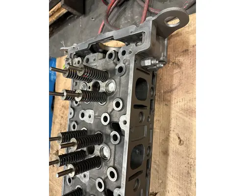 DETROIT DD15 Cylinder Head