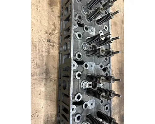 DETROIT DD15 Cylinder Head