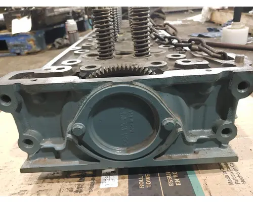 DETROIT DD15 Cylinder Head