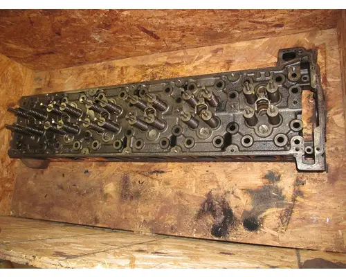 DETROIT DD15 Cylinder Head