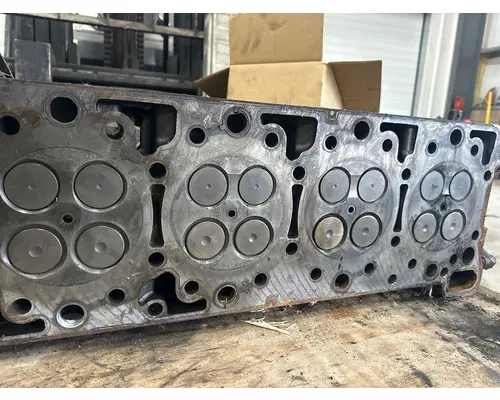 DETROIT DD15 Cylinder Head