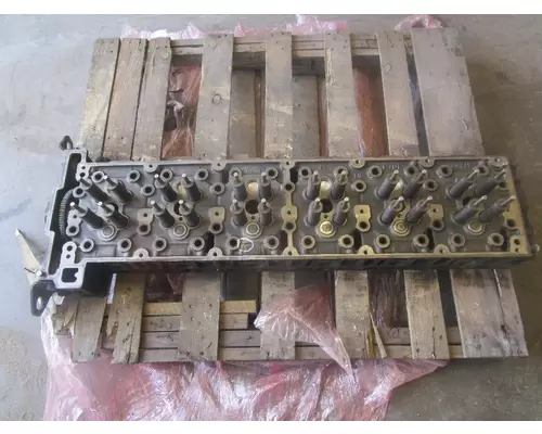 DETROIT DD15 Cylinder Head