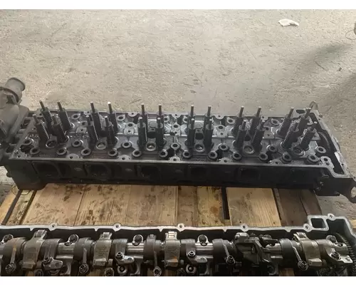 DETROIT DD15 Cylinder Head