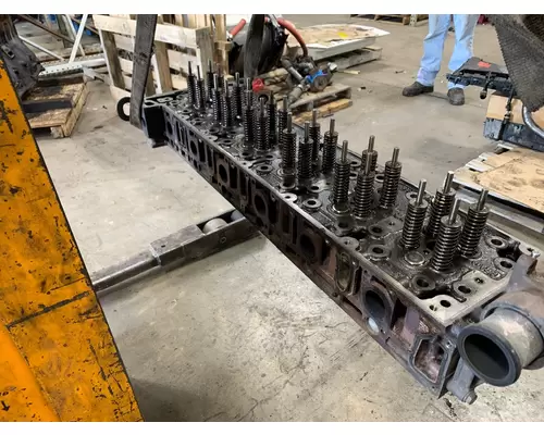 DETROIT DD15 Cylinder Head