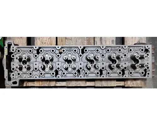 DETROIT DD15 Cylinder Head
