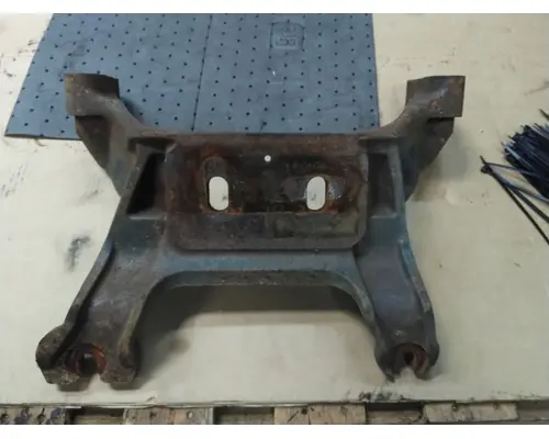 DETROIT DD15 ENGINE MOUNTS, ENGINE (REAR)