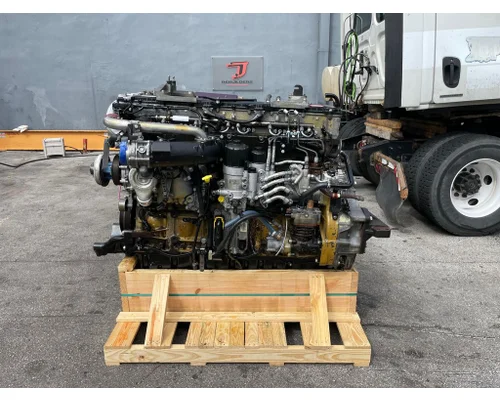 DETROIT DD15 Engine Assembly