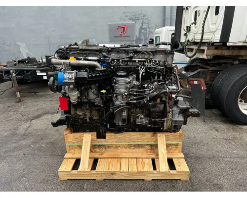 DETROIT DD15 Engine Assembly