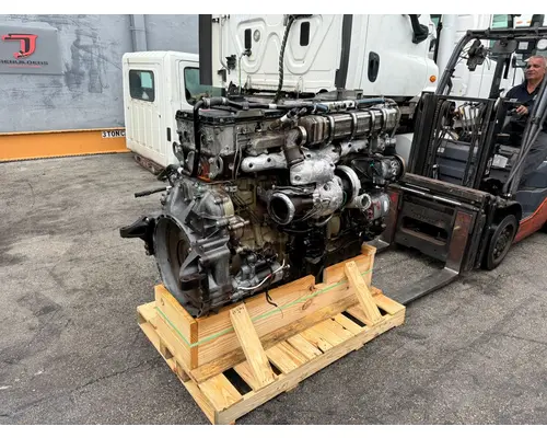 DETROIT DD15 Engine Assembly
