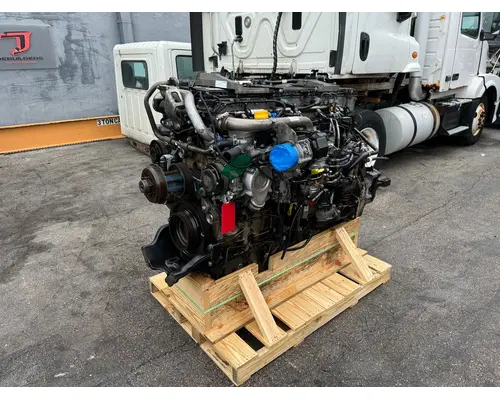 DETROIT DD15 Engine Assembly