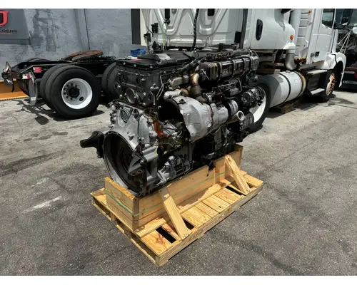 DETROIT DD15 Engine Assembly
