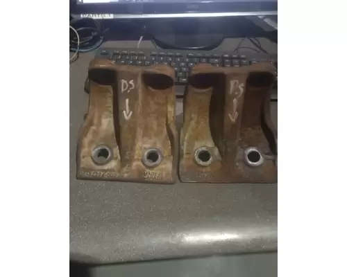 DETROIT DD15 Engine Mounts