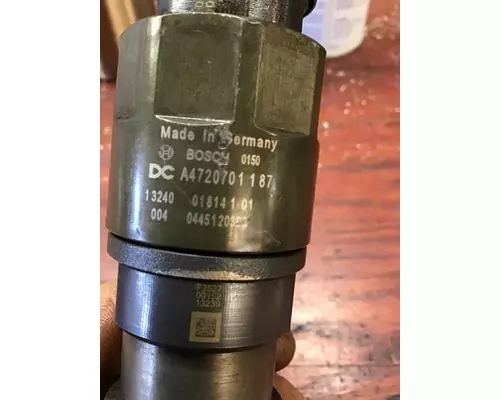 DETROIT DD15 FUEL INJECTOR