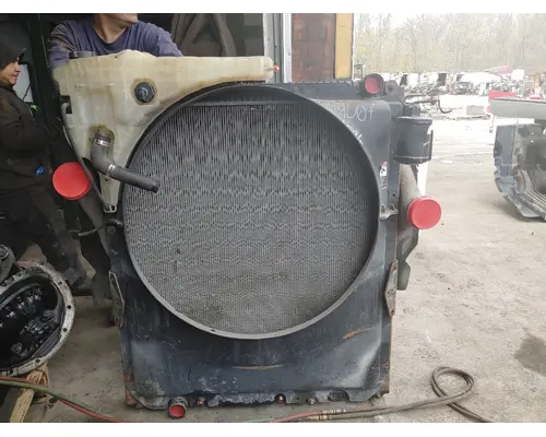 DETROIT DD15 Radiator